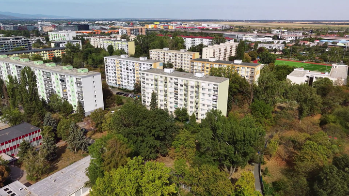 Nové bývanie - paneláky na Šándorovej ulici